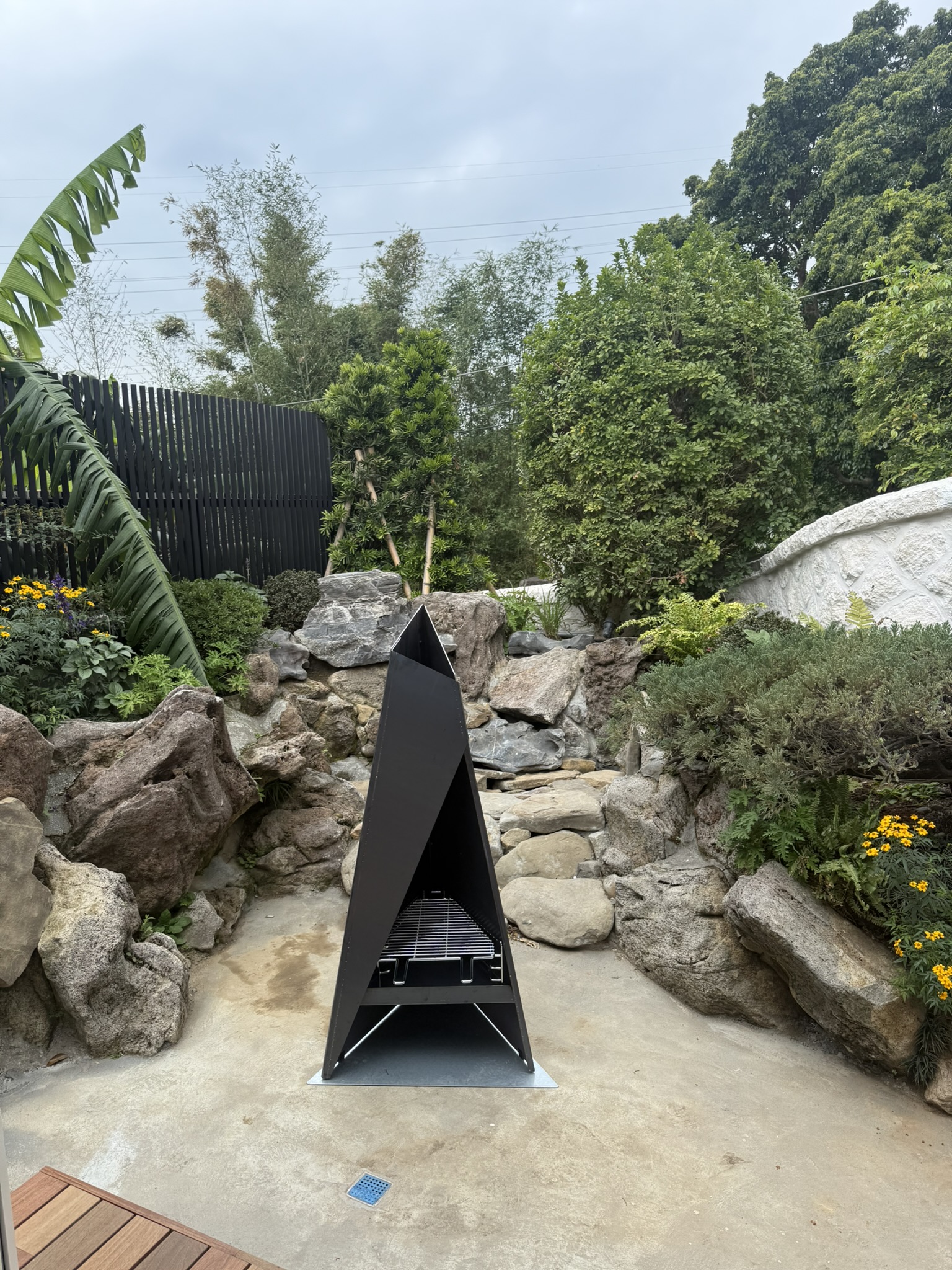 Heta Tipi 1470 outdoor fireplace